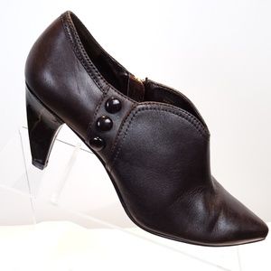 TAHARI Paco Size 8M Brown Solid leather SlipOn Zip